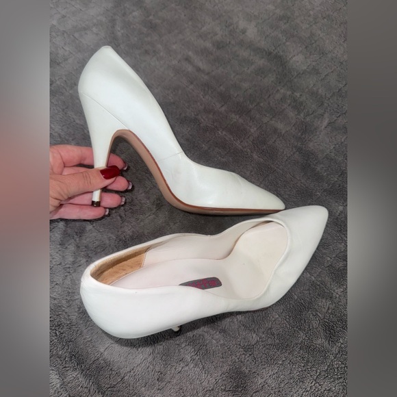 Wild Pair white wedding heel shoes size 9B - Picture 1 of 9